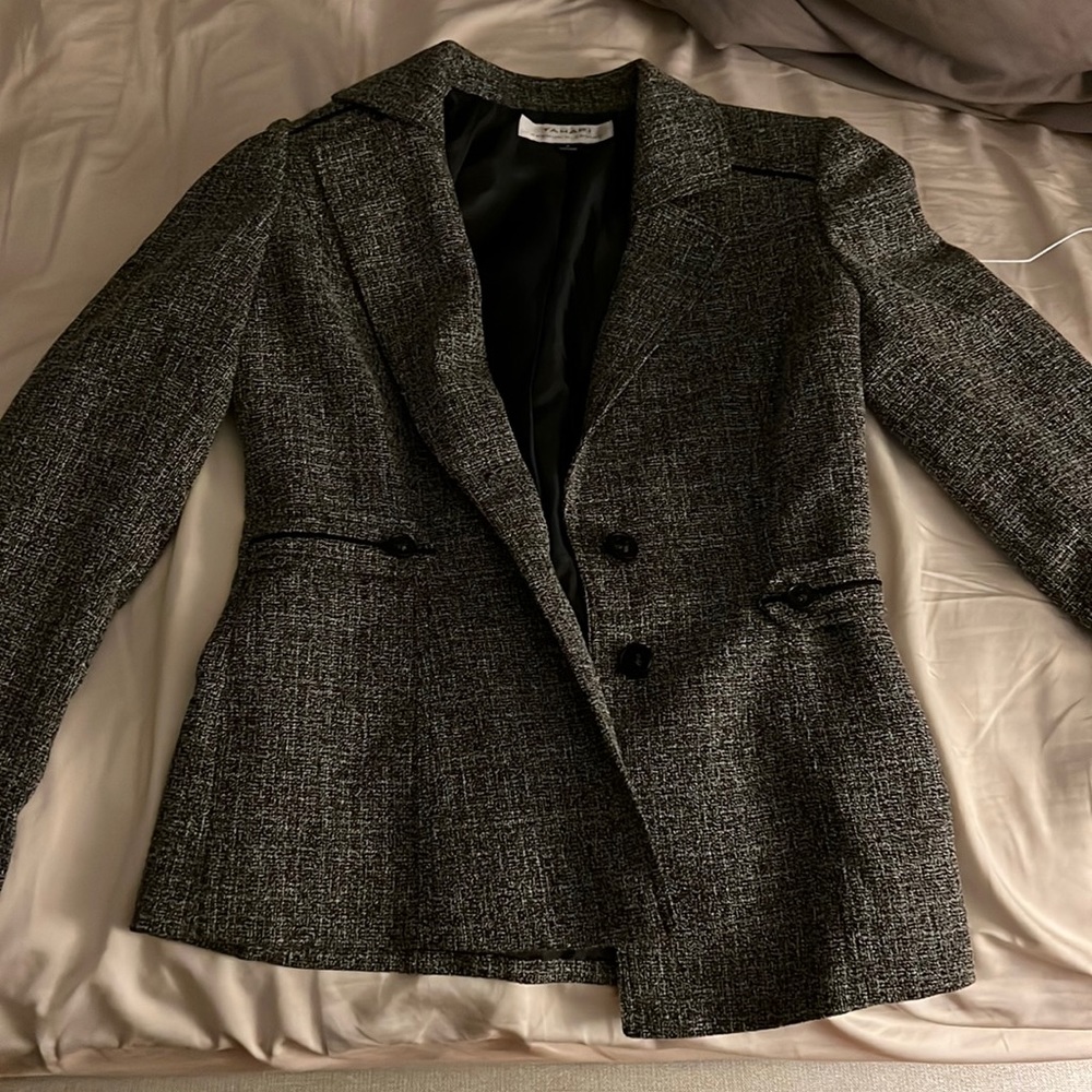 Tahari size 2, rarely worn blazer